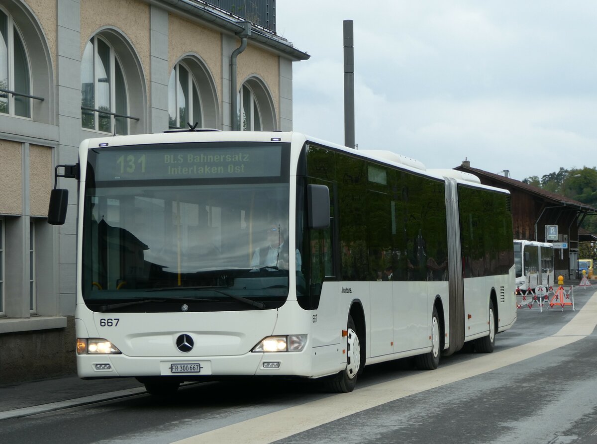 (249'371) - Intertours, Domdidier - Nr. 667/FR 300'667 - Mercedes (ex Nr. 666; ex STI Thun Nr. 137) am 2. Mai 2023 beim Bahnhof Spiez