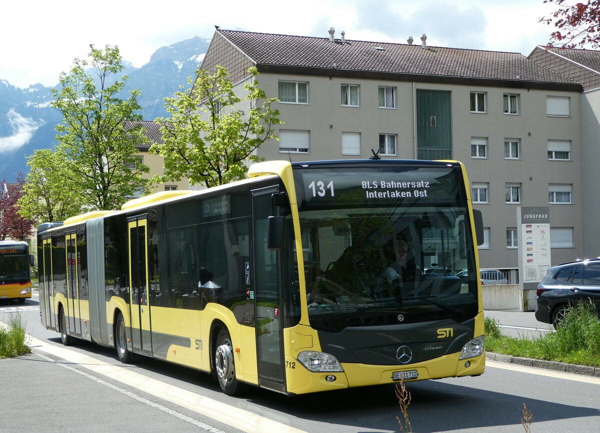 (249'392) - STI Thun - Nr. 712/BE 811'712 - Mercedes am 2. Mai 2023 beim Bahnhof Interlaken Ost