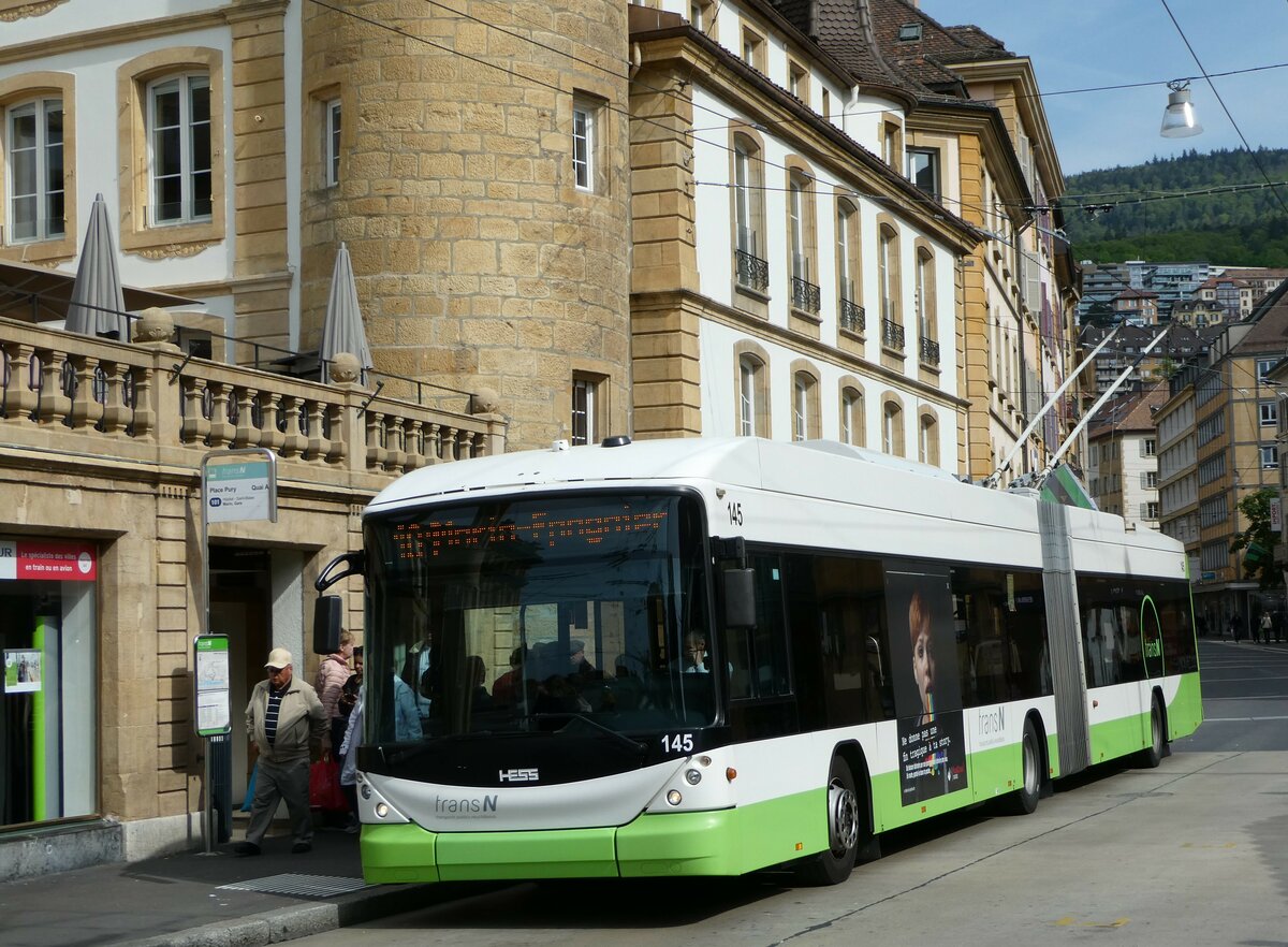 (249'584) - transN, La Chaux-de-Fonds - Nr. 145 - Hess/Hess Gelenktrolleybus (ex TN Neuchtel Nr. 145) am 5. Mai 2023 in Neuchtel, Place Pury