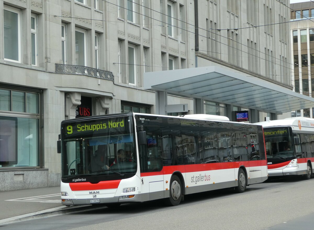 (250'046) - St. Gallerbus, St. Gallen - Nr. 258/SG 198'258 - MAN am 16. Mai 2023 beim Bahnhof St. Gallen