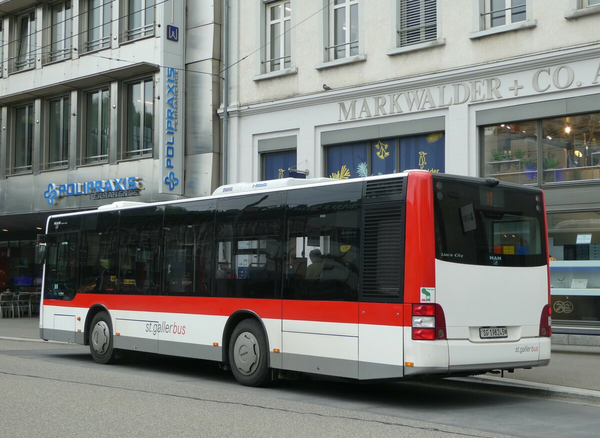 (250'058) - St. Gallerbus, St. Gallen - Nr. 245/SG 198'245 (ex TPN Nyon) am 16. Mai 2023 beim Bahnhof St. Gallen