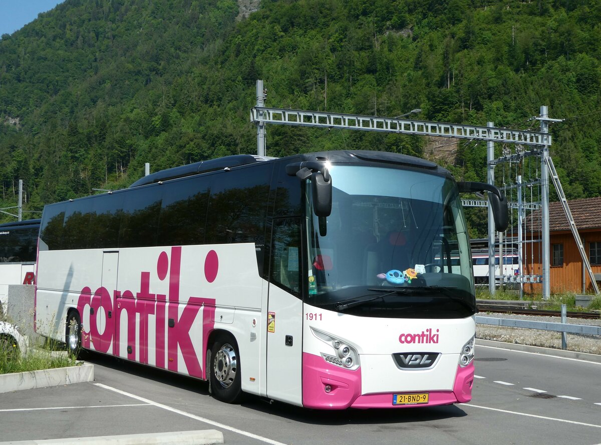 (250'693) - Aus Holland: Atlas, Stellendam - Nr. 1911/21-BND-6 - VDL am 29. Mai 2023 beim Bahnhof Interlaken Ost