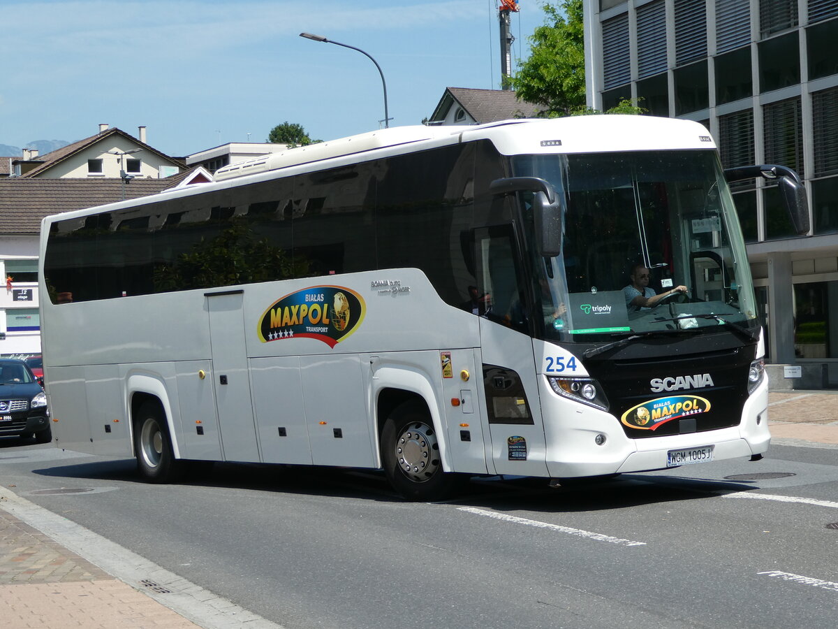 (250'788) - Aus Polen: Maxpol, Walbrzych - Nr. 254/WGM 1005J - Scania/Higer am 30. Mai 2023 in Vaduz, Stdtle