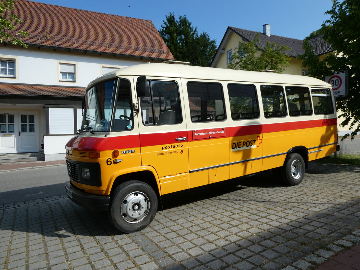 (250'914) - Hahn, Mnchen - Nr. 6/M-MB 309H - Mercedes (ex Mller, CH-Ennetmoos Nr. 6; ex Portenier, CH-Adelboden Nr. 6/PID 492; ex Geiger, CH-Adelboden Nr. 6) am 3. Juni 2023 in Essenbach, Schulstrasse