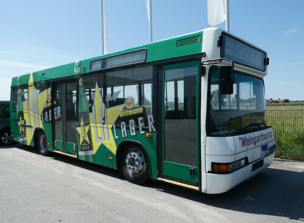 (250'981) - Weingartner, Bruckberg - Neoplan am 4. Juni 2023 in Pilsting, Auwrter Automobil-Park