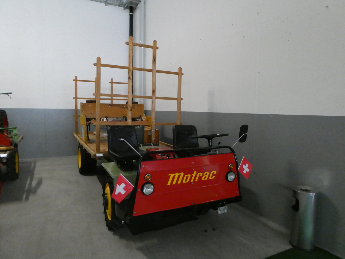 (251'313) - Motrac am 10. Juni 2023 in N�fels, FBW-Museum