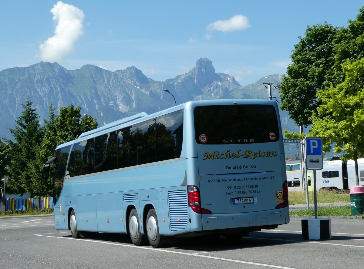 (251'396) - Aus Deutschland: Michel, Neueibau - ZI-MR 4 - Setra am 12. Juni 2023 in Thun, Seestrasse