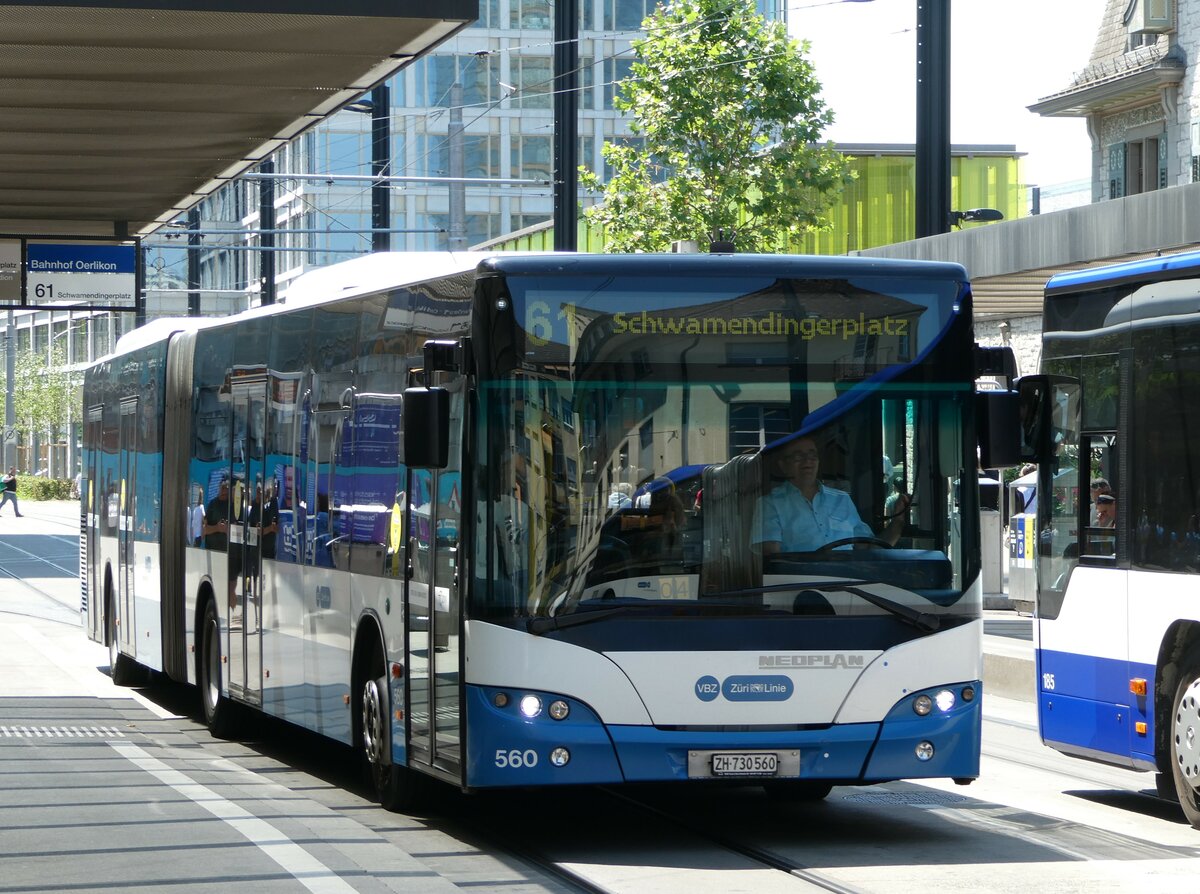 (251'476) - VBZ Zrich - Nr. 560/ZH 730'560 - Neoplan am 13. Juni 2023 beim Bahnhof Zrich Oerlikon