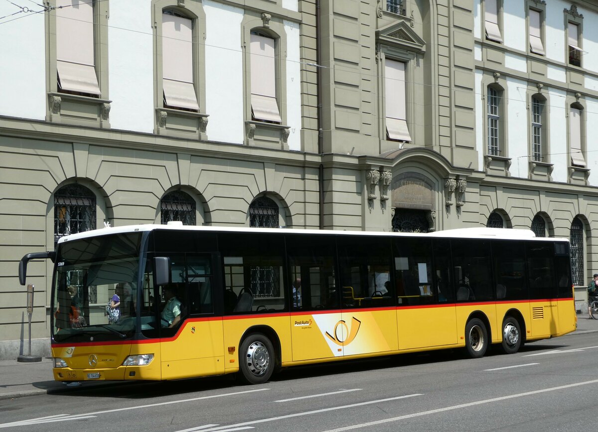 (251'617) - Engeloch, Riggisberg - Nr. 18/BE 704'610/PID 5369 - Mercedes (ex PostAuto Bern Nr. 5369; ex PostAuto Bern Nr. 654) am 17. Juni 2023 beim Bahnhof Bern