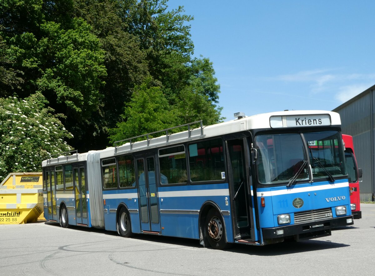 (251'753) - Krauer, Kehrsatz - Volvo/R&J (ex VBL Luzern Nr. 111) am 18. Juni 2023 in Burgdorf, kihof Ziegelgut