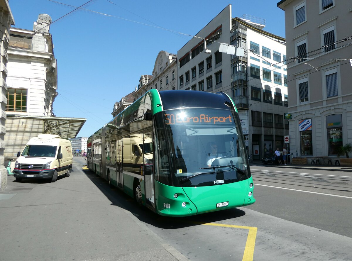 (252'389) - BVB Basel - Nr. 9107/BS 99'807 - Hess am 7. Juli 2023 beim Bahnhof Basel