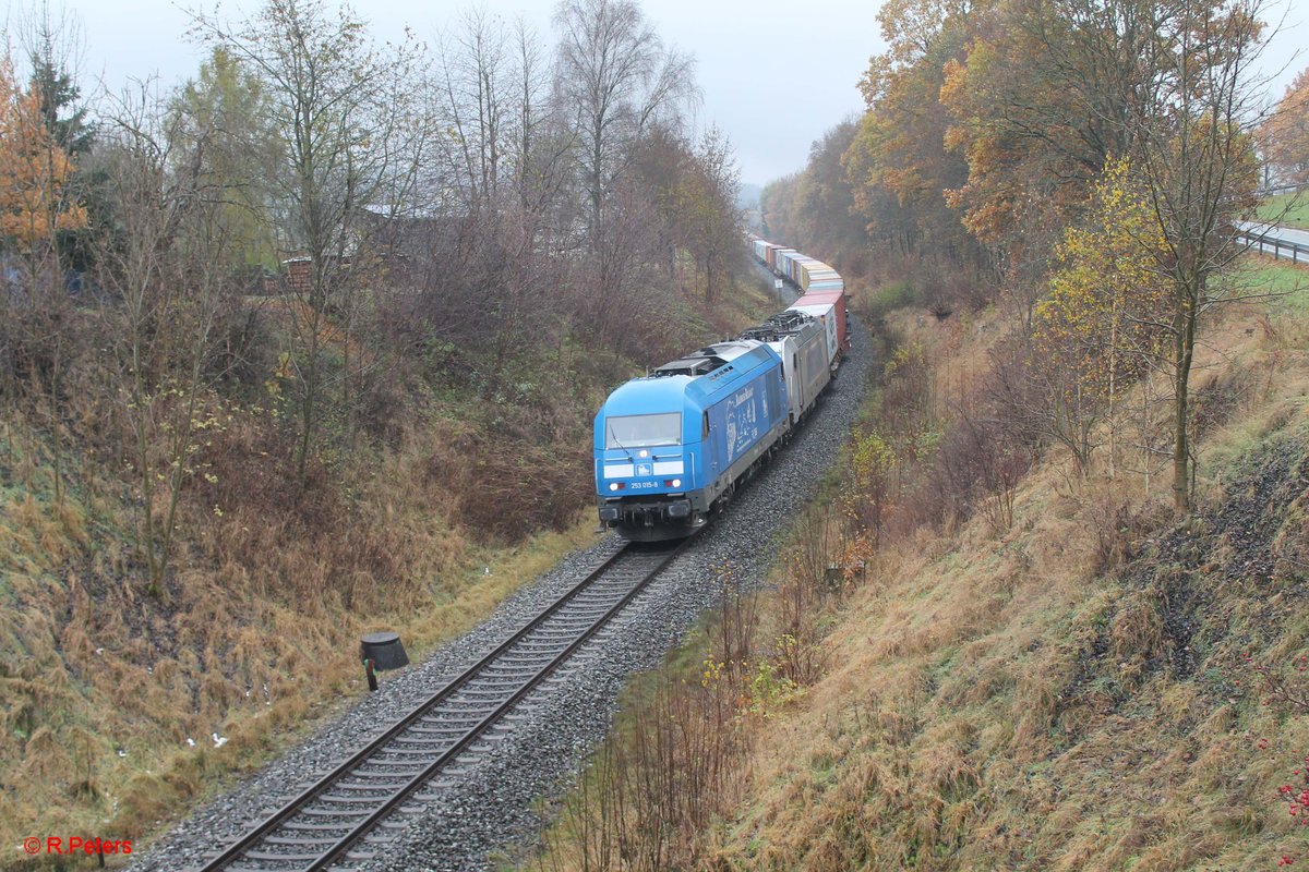 253 015-8 und eine Metrans E-Lok mit meinem Elbtal-Umleiter bei Seußen. 11.11.16