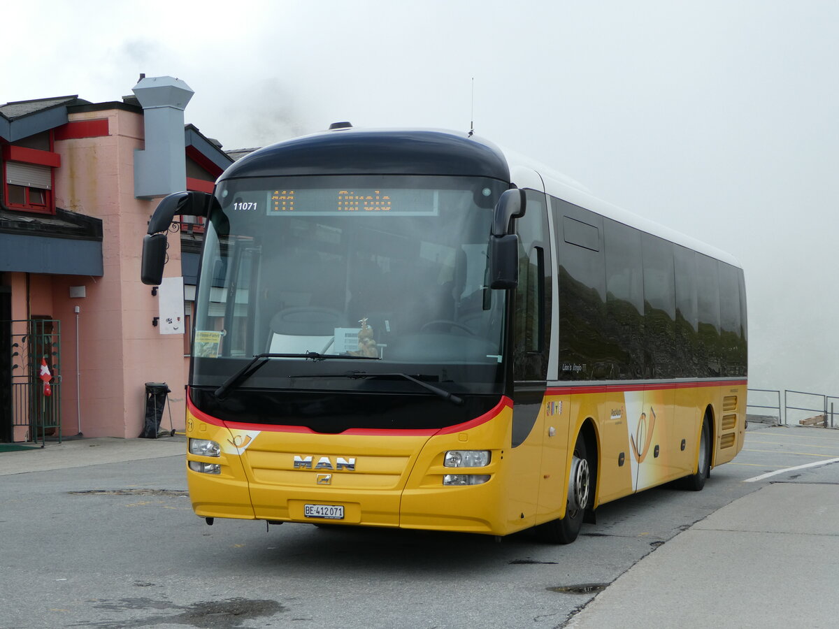 (253'007) - PostAuto Bern - Nr. 71/BE 412'071/PID 11'071 - MAN (ex PostAuto Zentralschweiz Nr. 20; ex Dillier, Sarnen Nr. 20) am 25. Juli 2023 in Nufenen, Passhhe