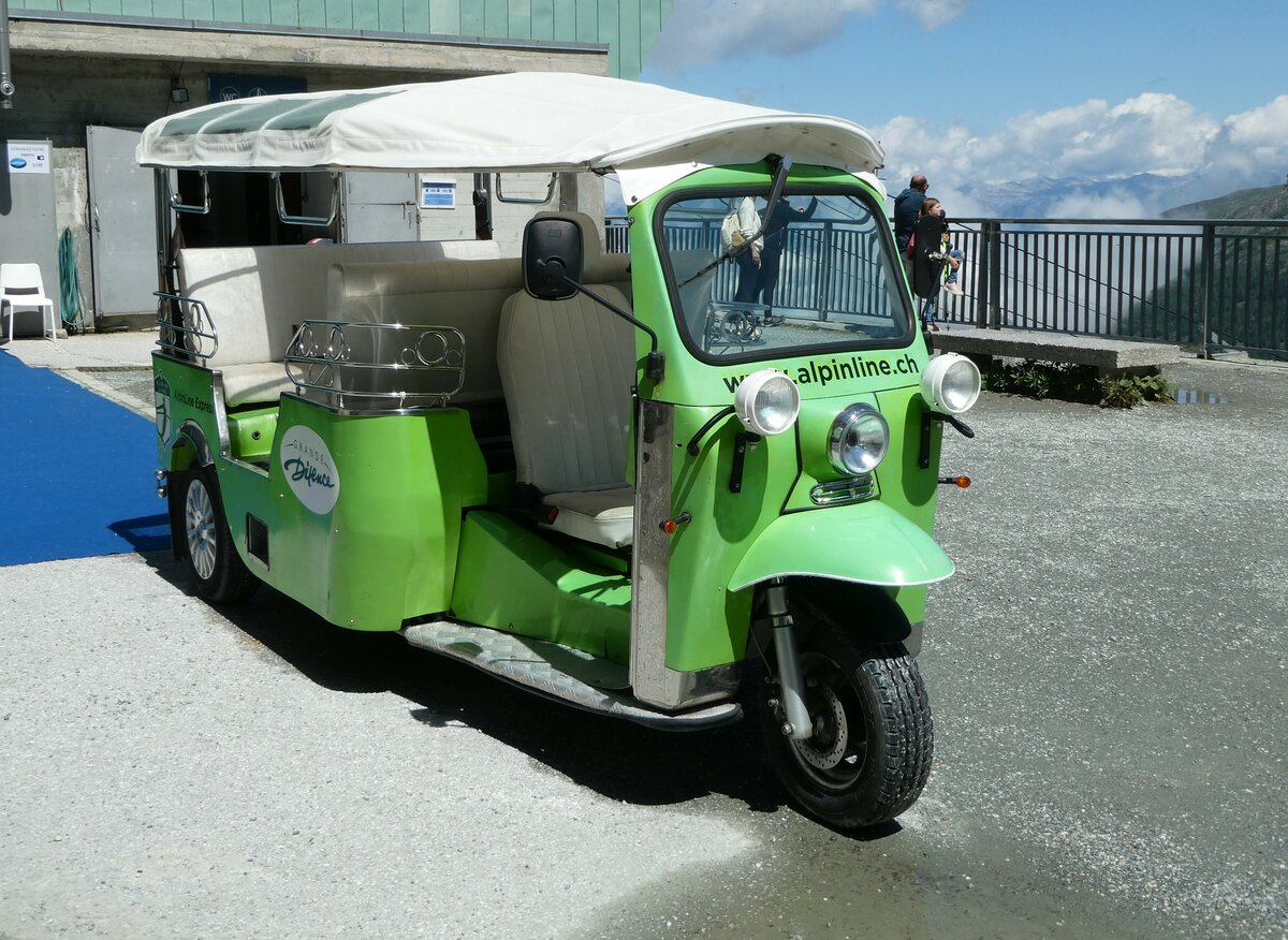 (253'197) - AlpinLine, Hrmence - VS 11'010 - Tuk-Tuk am 30. Juli 2023 in Dixence, Staumauer