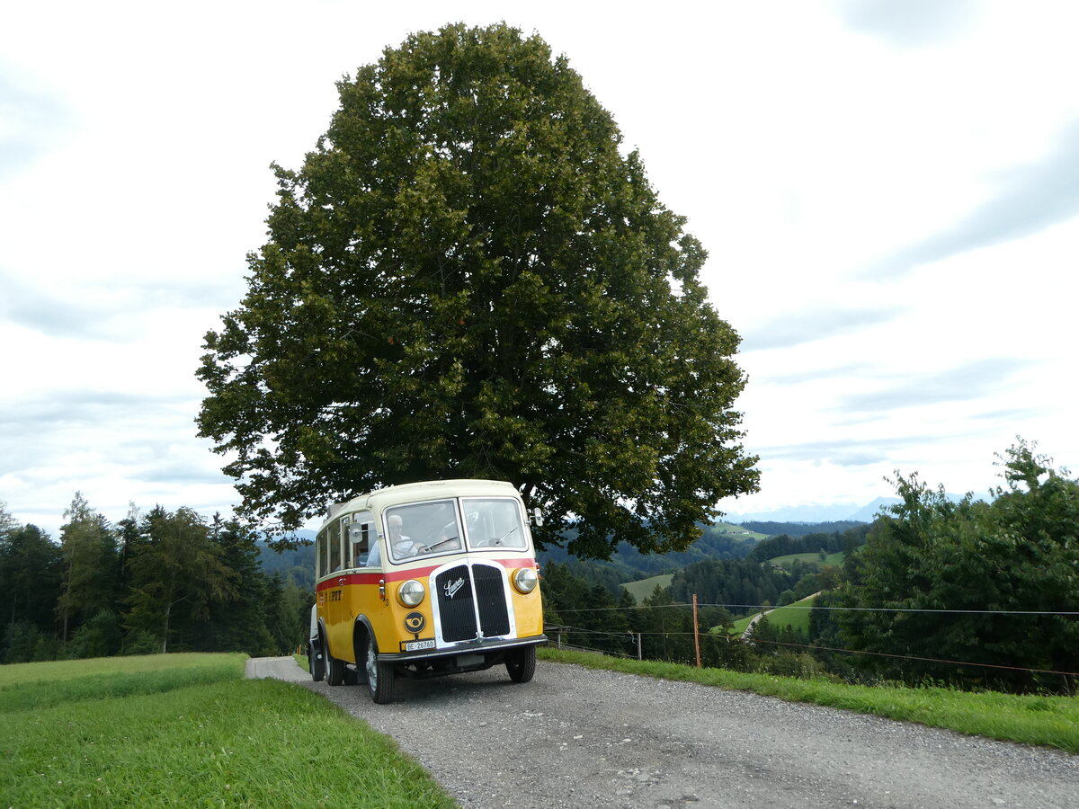 (253'576) - Schmid, Thrishaus - Nr. 3/BE 26'760 - Saurer/Gangloff (ex Geiger, Adelboden Nr. 3) am 9. August 2023 in Bigenthal, Hellweid