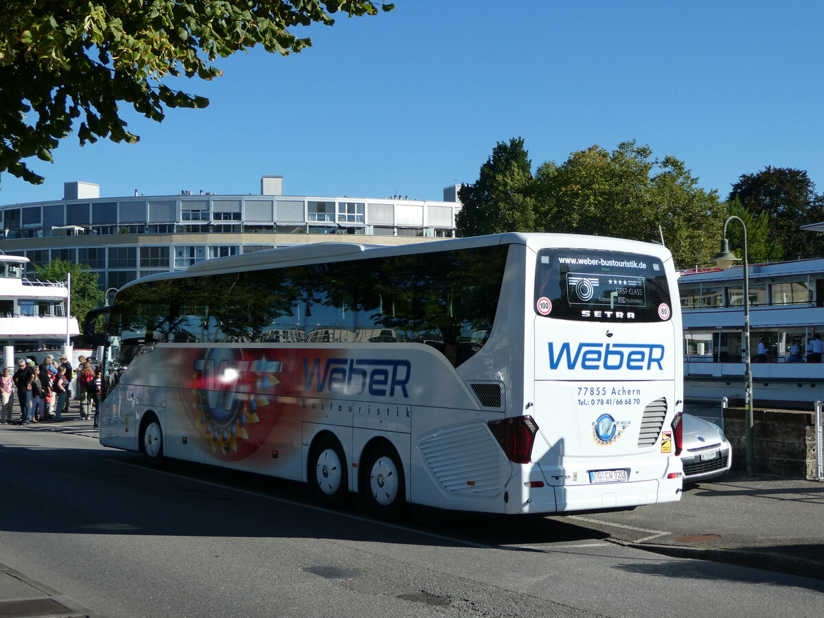 (253'580) - Aus Deutschland: Weber, Achern - OG-CW 920 - Setra am 10. August 2023 bei der Schifflndte Thun