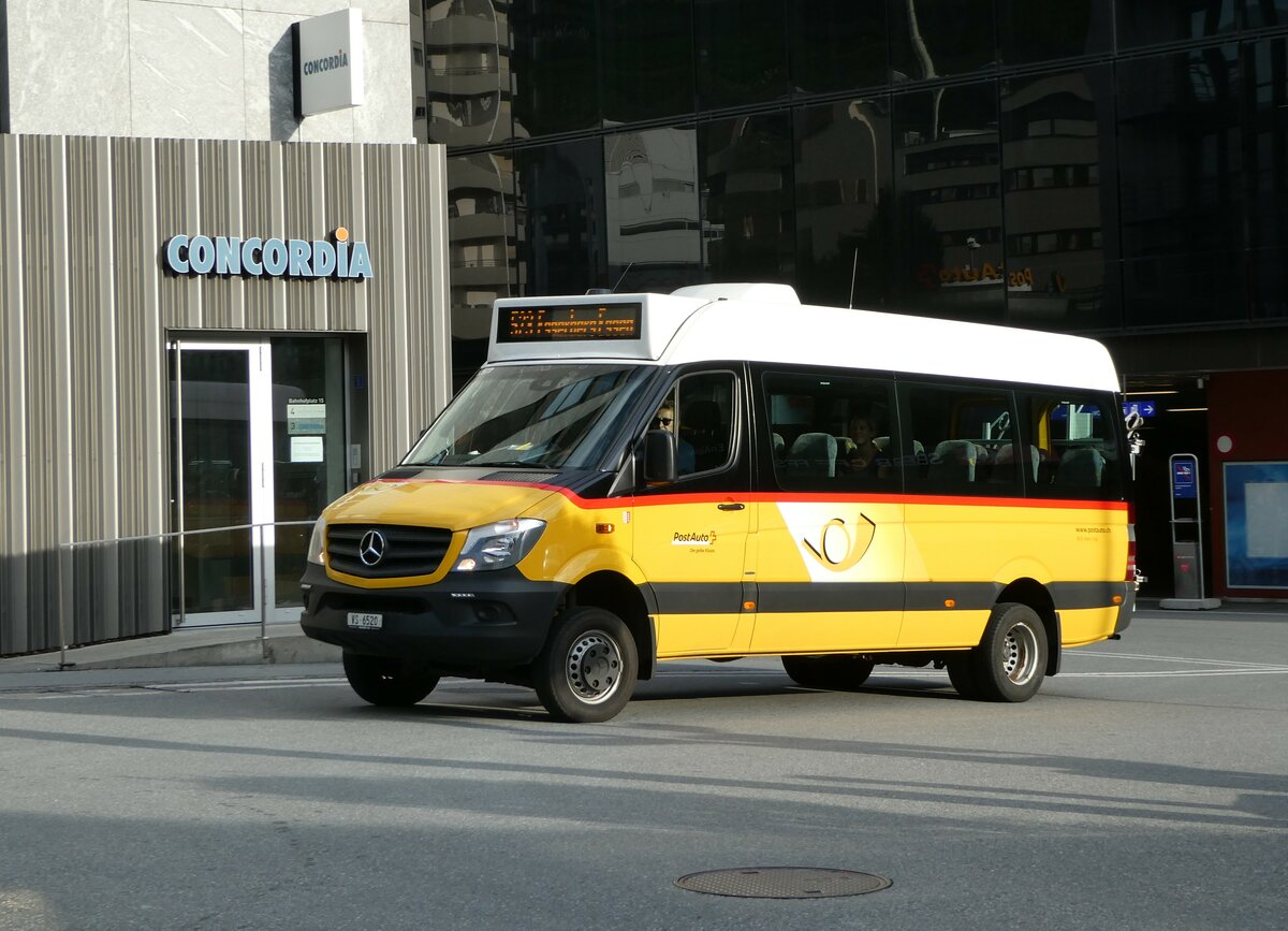 (253'803) - BUS-trans, Visp - VS 6520/PID 10'577 - Mercedes (ex VS 450) am 15. August 2023 beim Bahnhof Visp