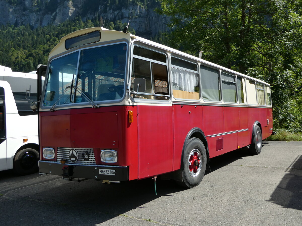 (253'953) - Niederer F., Langwiesen - ZH 572'304 - Saurer/Tscher (ex Solr+Fontana, Ilanz) am 19. August 2023 in Hoch-Ybrig, Talstation Weglosen