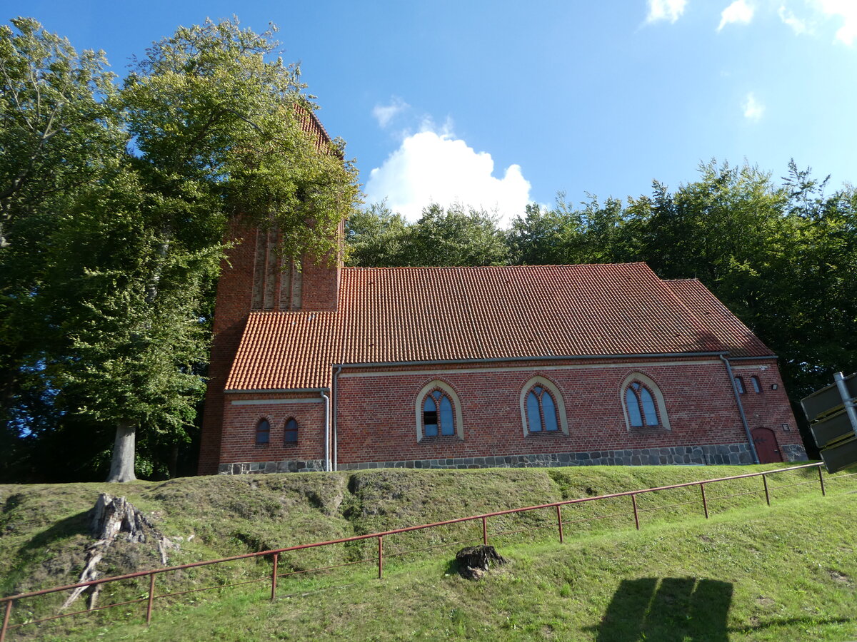 (254'588) - Evangelische Kirche am 1. September 2023 in Binz