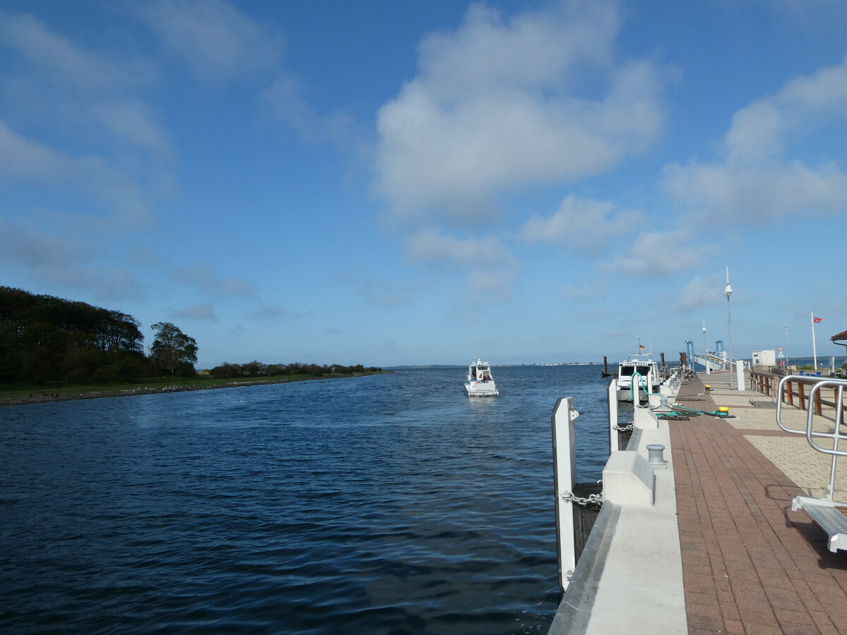 (254'617) - Am Hafen in Schaprode am 2. September 2023