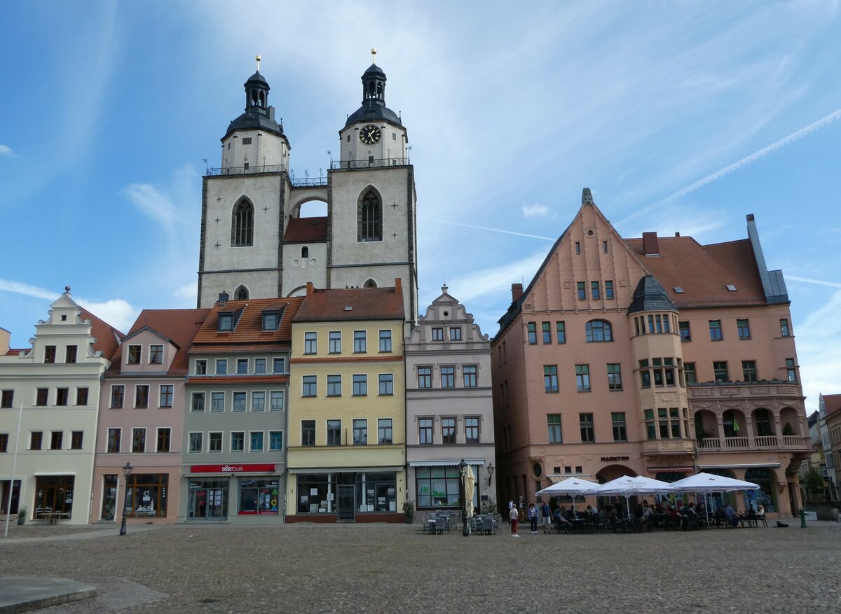 (254'726) - Marktplatz mit Stadtkirche St. Marien am 3. September 2023 in Wittenberg