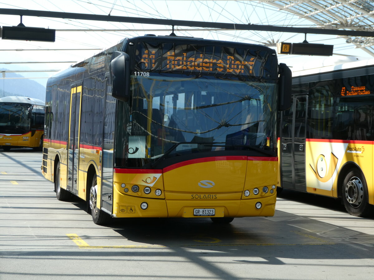 (254'919) - PostAuto Graubnden - GR 81'323/PID 11'708 - Solaris am 8. September 2023 in Chur, Postautostation