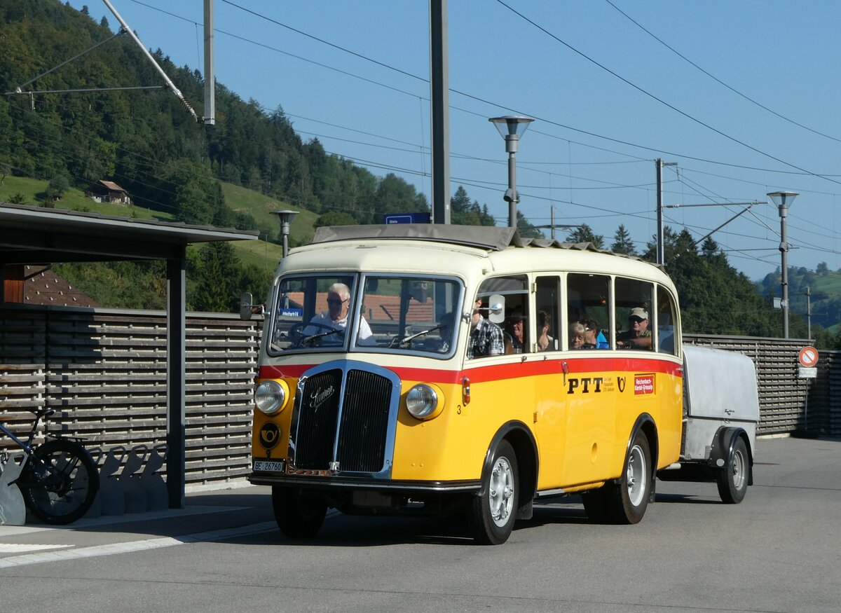 (255'046) - Schmid, Thrishaus - Nr. 3/BE 26'760 - Saurer/Gangloff (ex Geiger, Adelboden Nr. 3) am 10. September 2023 beim Bahnhof Reichenbach