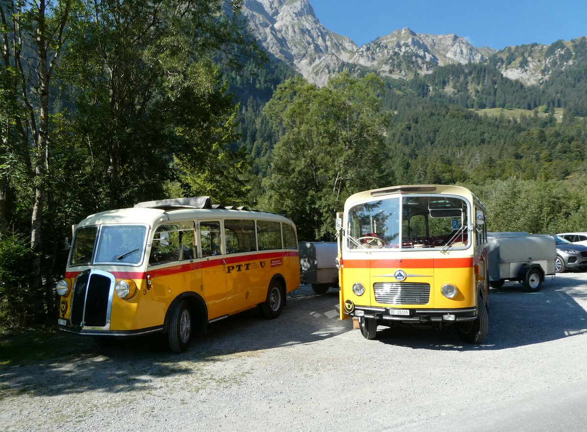 (255'054) - Schmid, Thrishaus - Nr. 3/BE 26'760 - Saurer/Gangloff (ex Geiger, Adelboden Nr. 3) + Nr. 9/BE 26'105 - Saurer/R&J (ex Geiger, Adelboden Nr. 9) am 10. September 2023 in Kiental, Tschingelsee