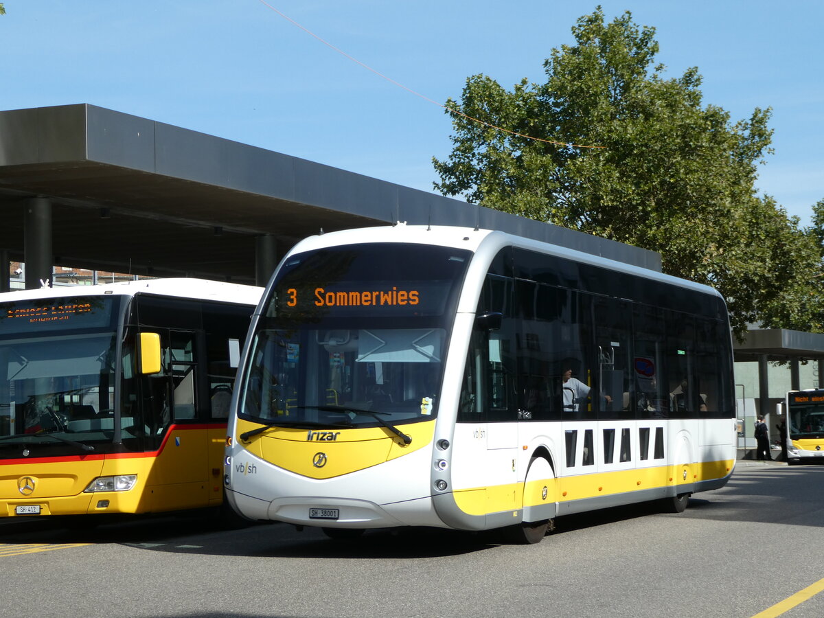 (255'276) - VBSH Schaffhausen - Nr. 1/SH 38'001 - Irizar am 17. September 2023 beim Bahnhof Schaffhausen