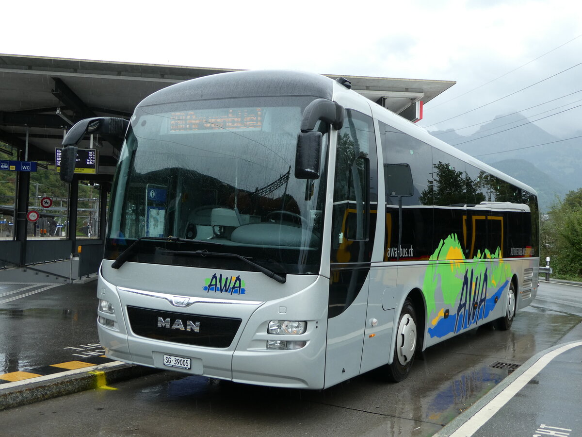 (255'406) - AWA Amden - Nr. 5/SG 39'005 - MAN (ex ATT Cadenazzo; ex St. Gallerbus, St. Gallen; ex Vorfhrfahrzeug) am 18. September 2023 beim Bahnhof Ziegelbrcke