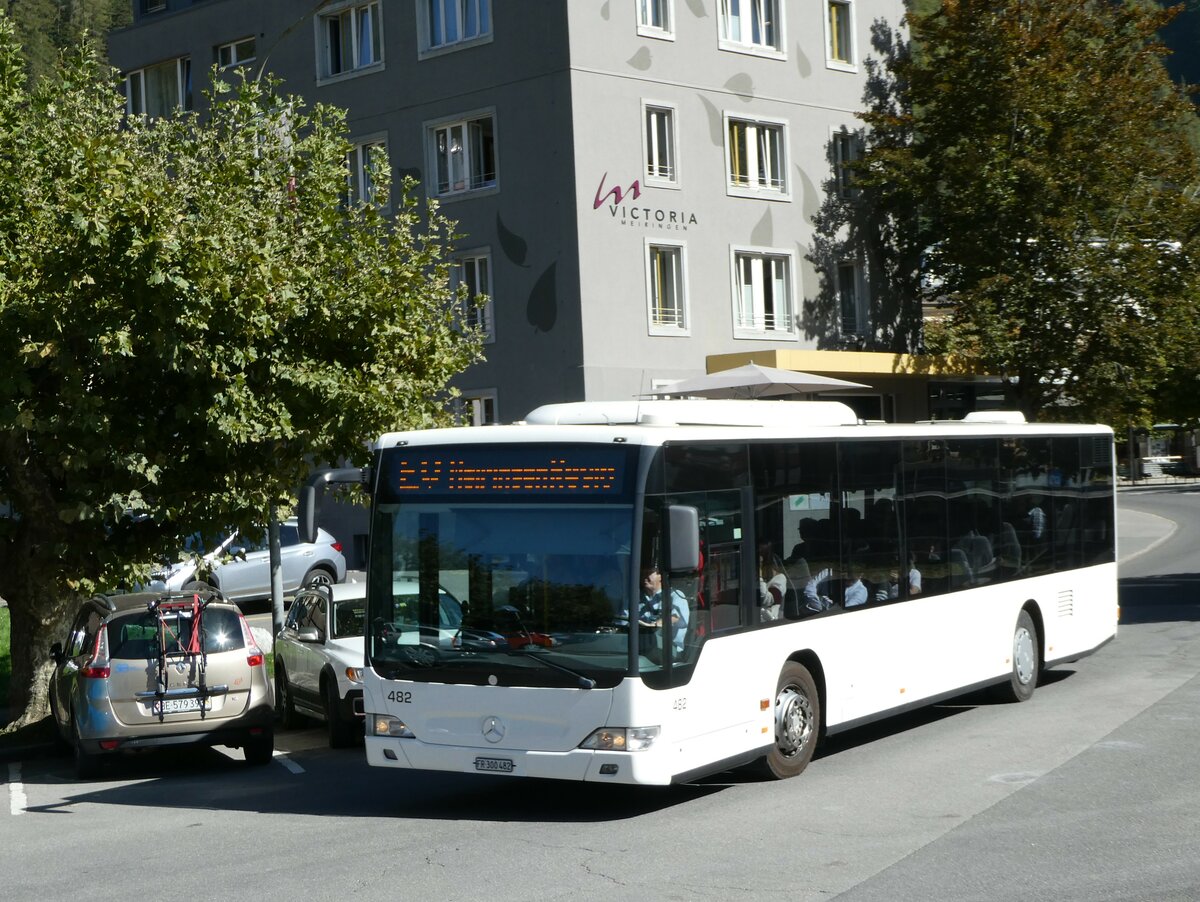 (255'827) - Intertours, Domdidier - Nr. 482/FR 300'482 - Mercedes (ex PostAuto Bern Nr. 9/PID 4560; ex Klopfstein, Laupen Nr. 9) am 2. Oktober 2023 beim Bahnhof Meiringen