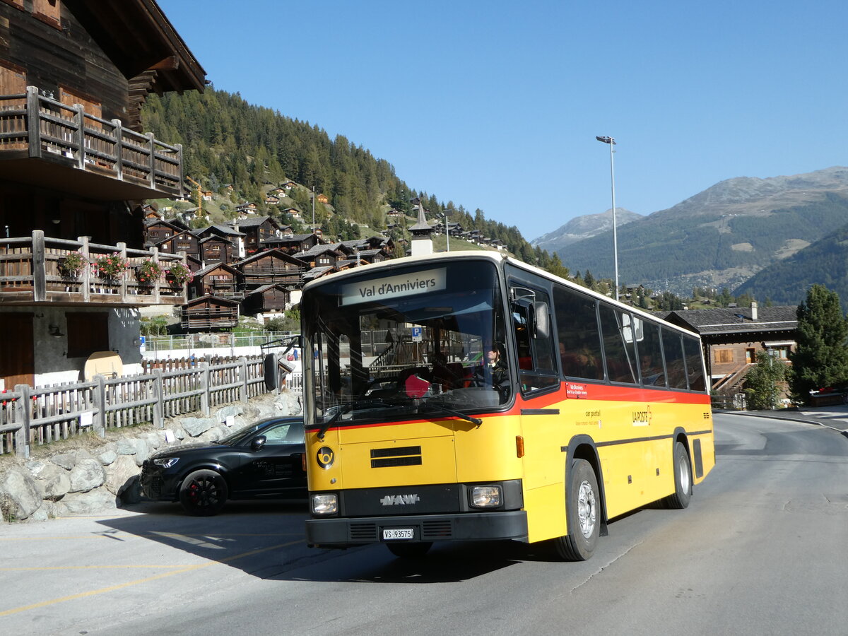 (256'021) - Oser, Brchen - VS 93'575 - NAW/Lauber (ex Epiney, Ayer PID 1076) am 8. Oktober 2023 in Grimentz, Route de Moiry