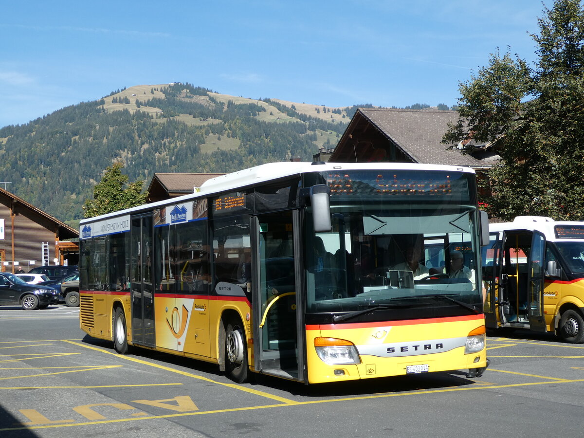 (256'077) - Kbli, Gstaad - BE 403'014/PID 5203 - Setra (ex BE 104'023; ex Nr. 1) am 12. Oktober 2023 beim Bahnhof Gstaad