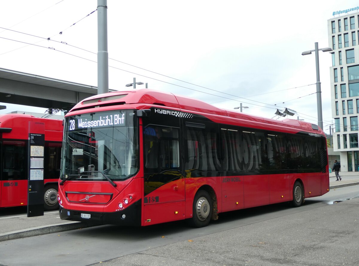 (256'437) - Bernmobil, Bern - Nr. 185/BE 883'185 - Volvo am 26. Oktober 2023 beim Bahnhof Bern Wankdorf