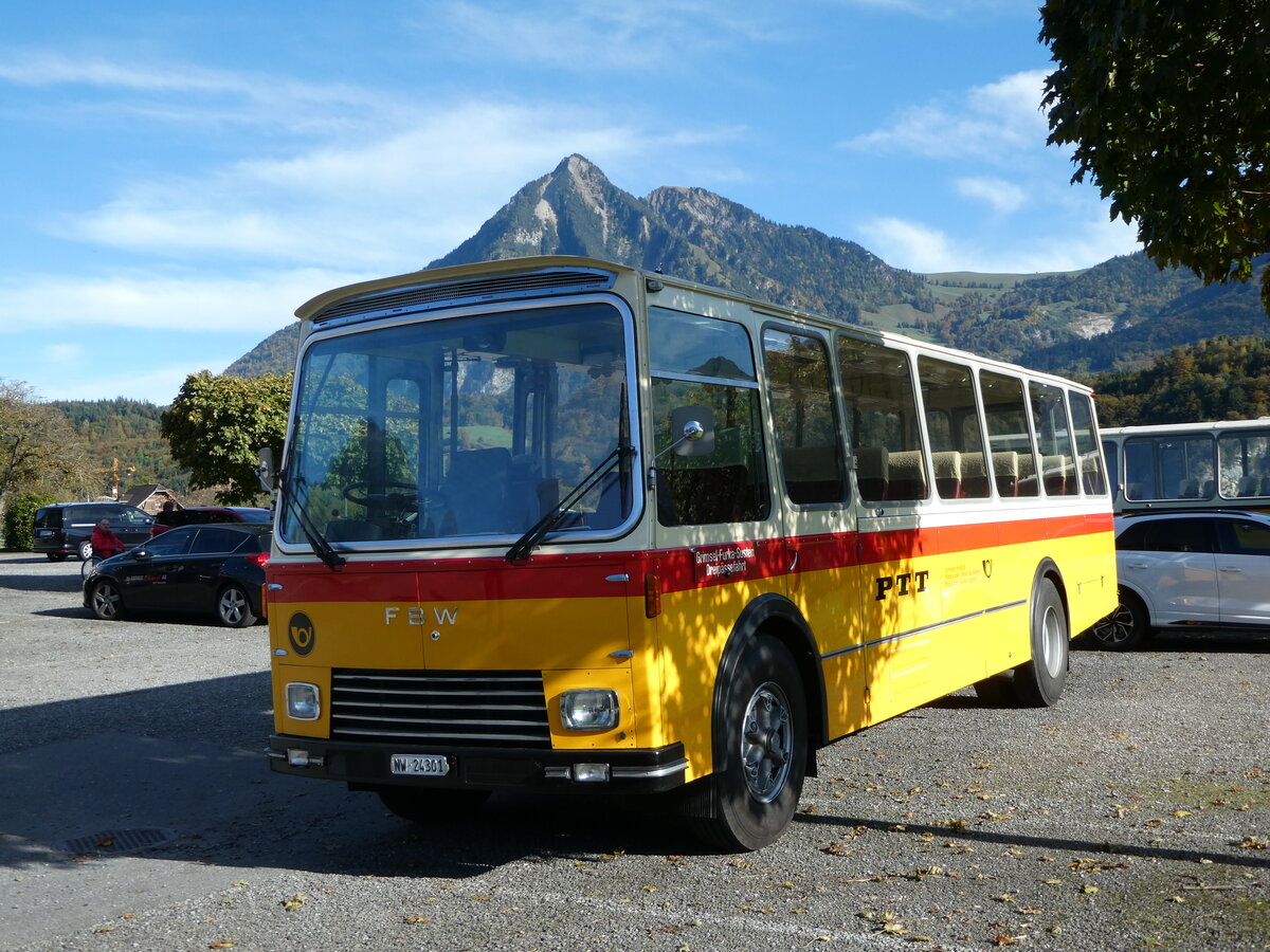 (256'508) - Lambach, Gommiswald - NW 24'301 - FBW/Eggli (ex Tanner+Lambach, Reigoldswil; ex Lambach, Rieden; ex Meier, Grt; ex AVG Grindelwald Nr. 13; ex P 24'182) am 28. Oktober 2023 in Kgiswil, Restaurant Adler