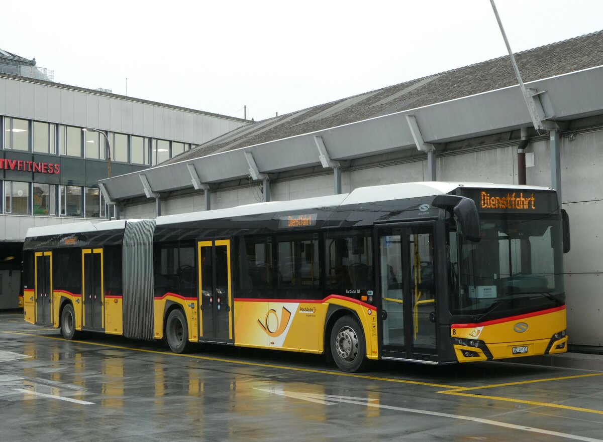 (256'560) - Steiner, Ortschwaben - Nr. 8/BE 48'735/PID 11'457 - Solaris am 30. Oktober 2023 in Bern, Postautostation