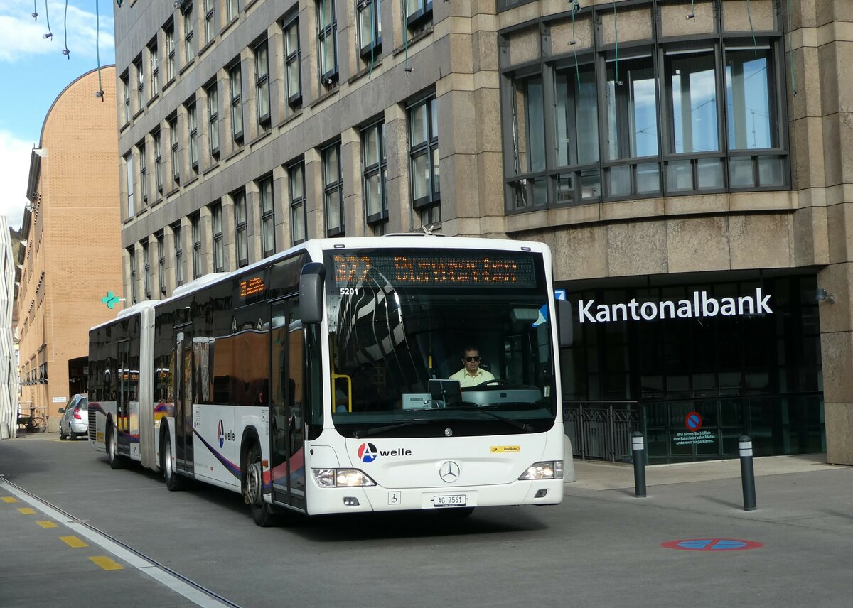 (256'787) - Wicki, Zufikon - AG 7561/PID 5201 - Mercedes am 6. November 2023 beim Bahnhof Baden