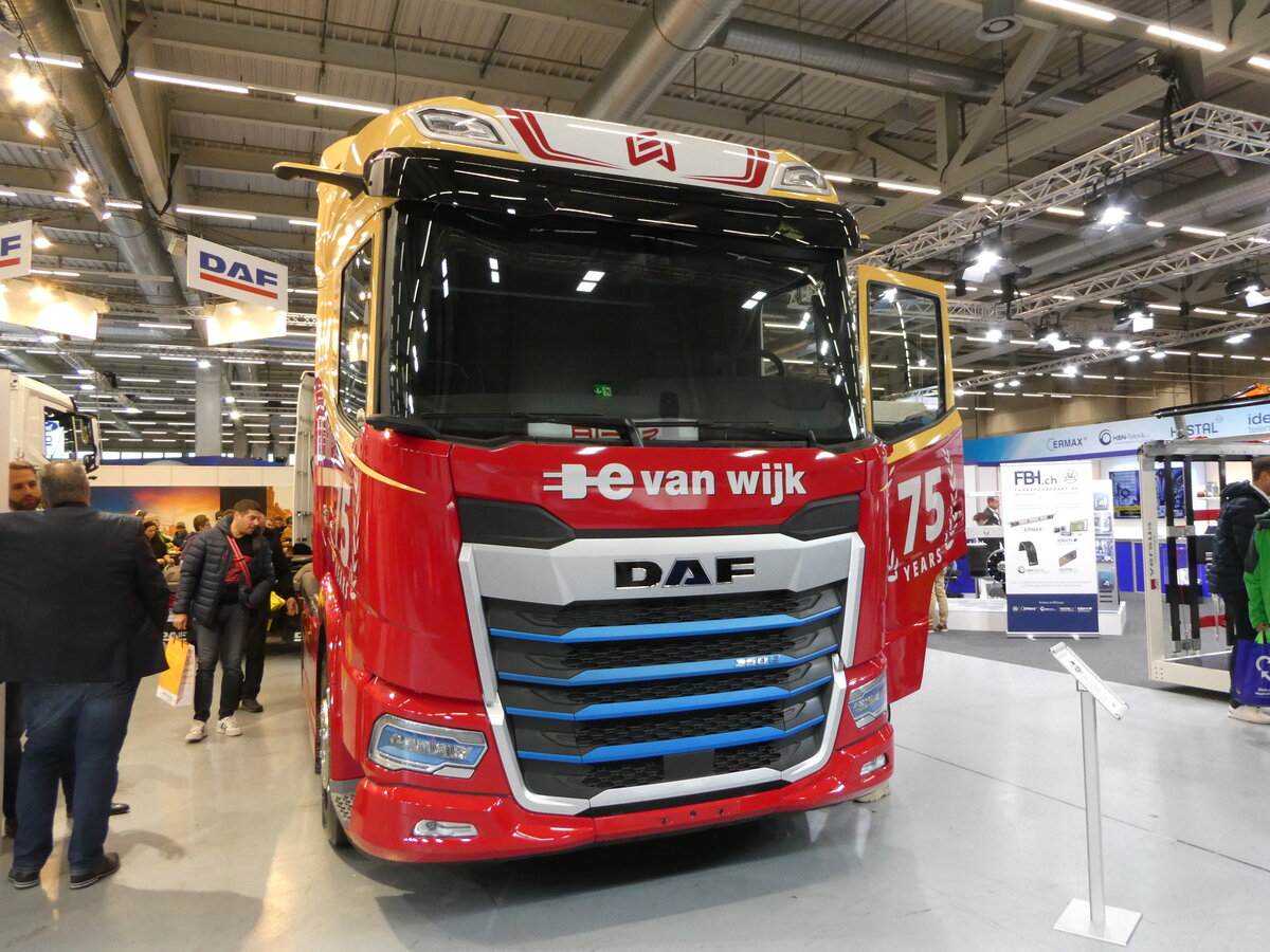 (256'935) - van Wijk, Giessen - DAF am 11. November 2023 in Bern, transport.ch