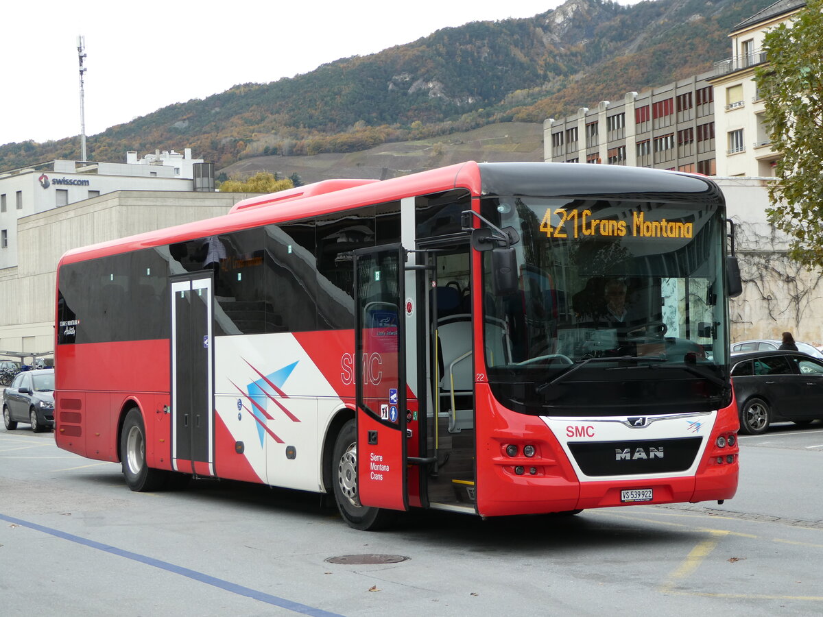 (257'019) - SMC Montana - Nr. 22/VS 539'922 - MAN am 16. November 2023 beim Bahnhof Sierre