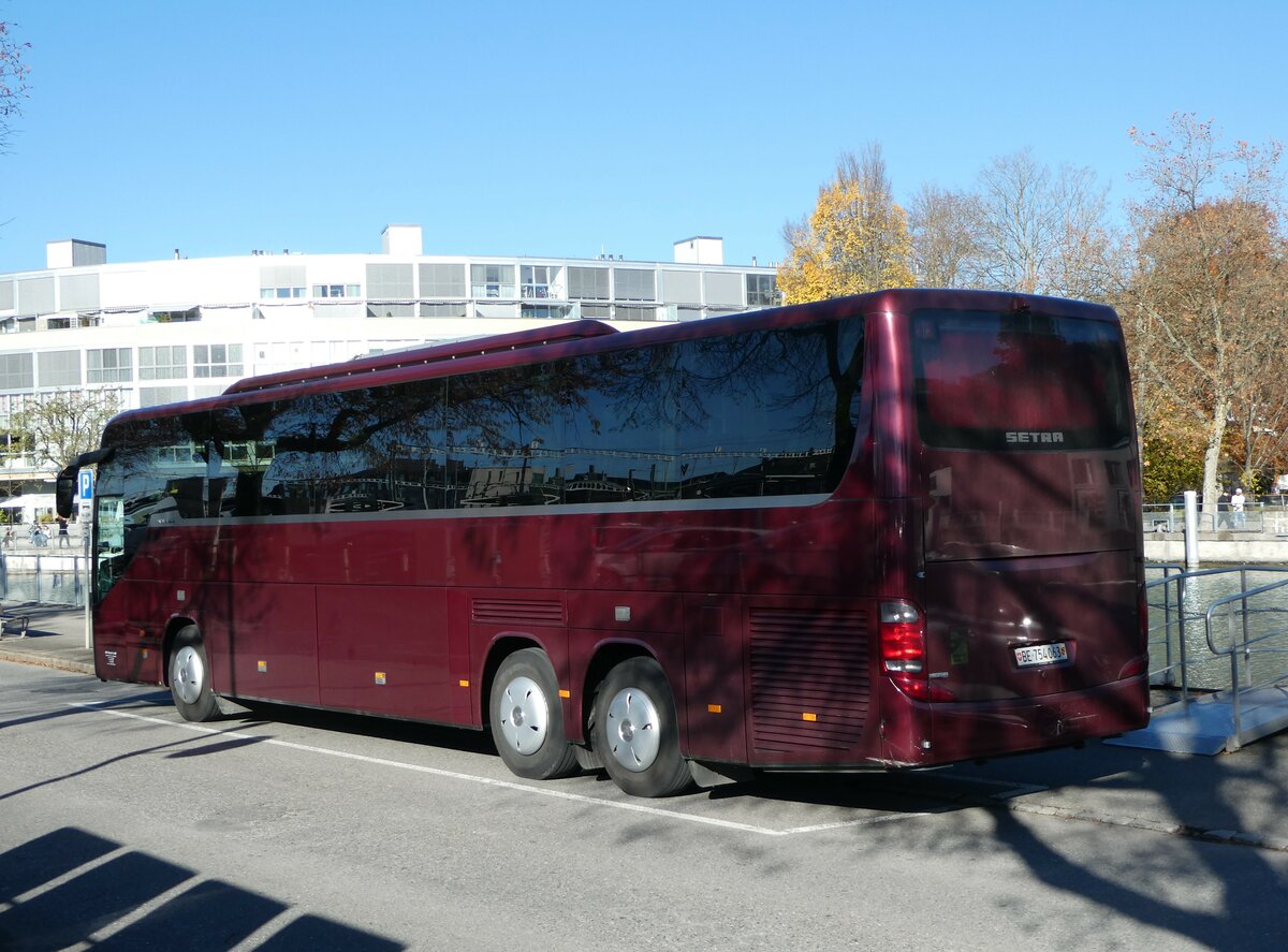 (257'206) - AK Reisen, Biel - BE 754'063 - Setra am 23. November 2023 bei der Schifflndte Thun