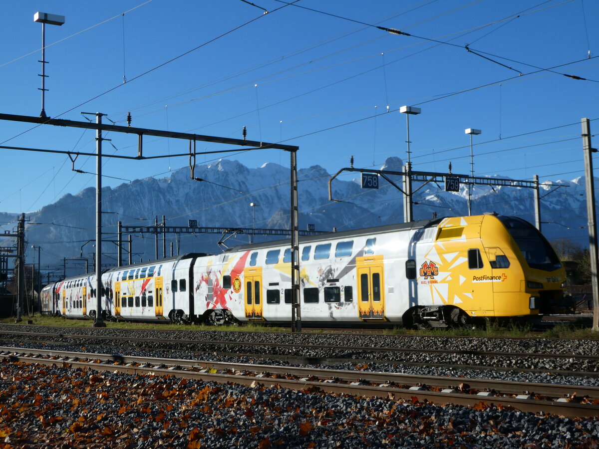 (257'311) - BLS Mutz-Pendelzug - Nr. 8 - am 29. November 2023 beim Bahnhof Thun