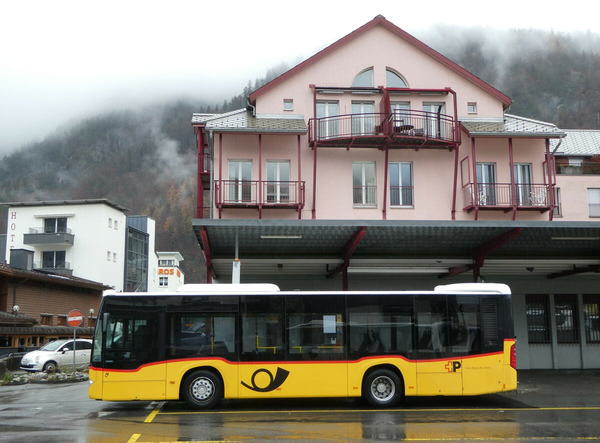 (257'335) - Flck, Brienz - Nr. 21/BE 868'721/PID 11'212 - Mercedes am 1. Dezember 2023 in Meiringen, Postautostation