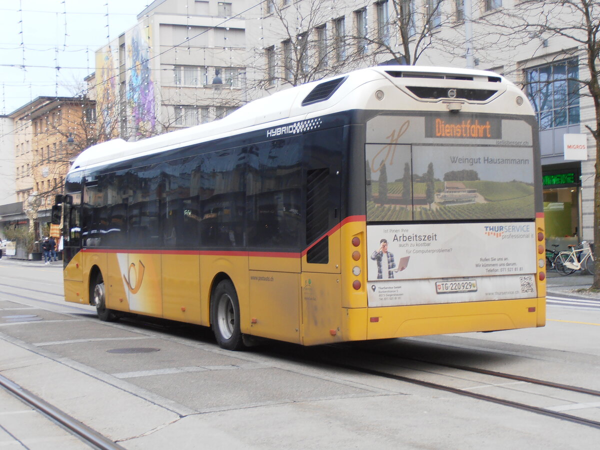 (257'669) - PostAuto Ostschweiz - TG 220'929/PID 11'134 - Volvo am 15. Dezember 2023 beim Bahnhof Frauenfeld