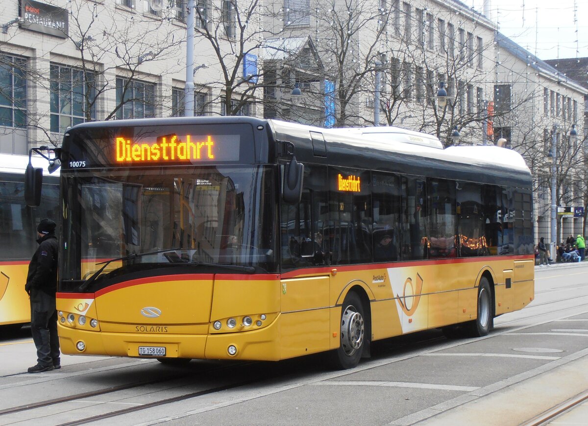 (257'671) - PostAuto Ostschweiz - TG 158'060/PID 10'075 - Solaris am 15. Dezember 2023 beim Bahnhof Frauenfeld