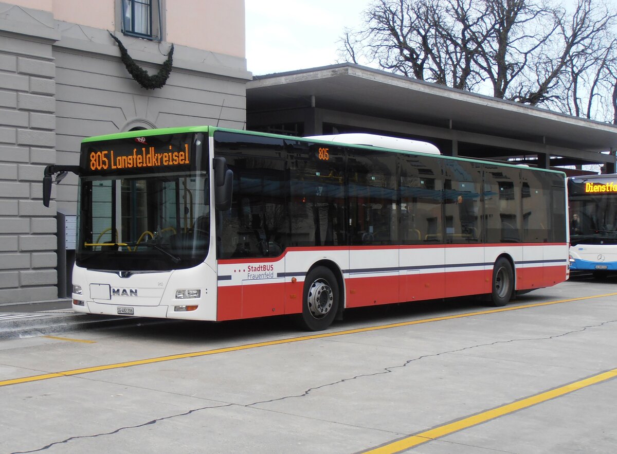 (257'672) - StadtBUS, Frauenfeld - Nr. 910/SG 482'206 - MAN (ex RTB Altsttten Nr. 910; ex PostBus/A BD 15'357) am 15. Dezember 2023 beim Bahnhof Frauenfeld