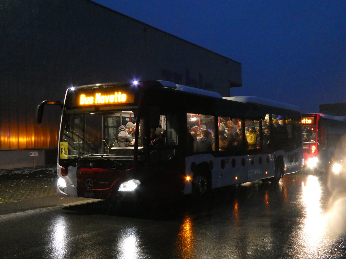 (258'133) - Wieland, Murten - Nr. 117/FR 300'586 - Mercedes am 6. Januar 2024 beim Bahnhof Frutigen