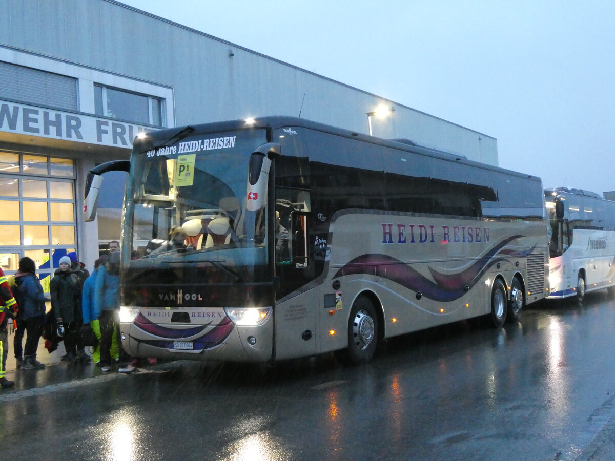 (258'137) - Heidi, Liesberg - SO 157'604 - Van Hool am 6. Januar 2024 beim Bahnhof Frutigen