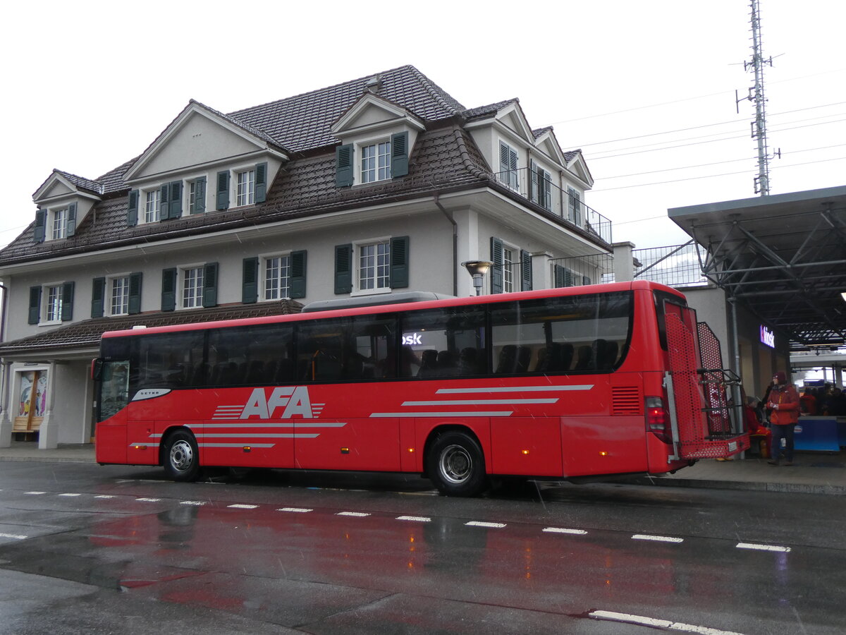 (258'437) - AFA Adelboden - Nr. 24/BE 26'701 - Setra am 6. Januar 2024 beim Bahnhof Frutigen