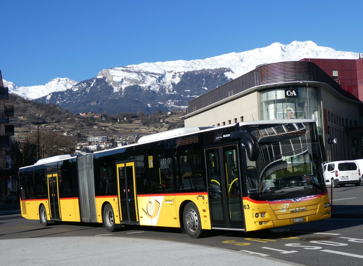 (258'606) - PostAuto Wallis - Nr. 63/VS 49'629/PID 10'956 - MAN am 11. Januar 2024 beim Bahnhof Sion