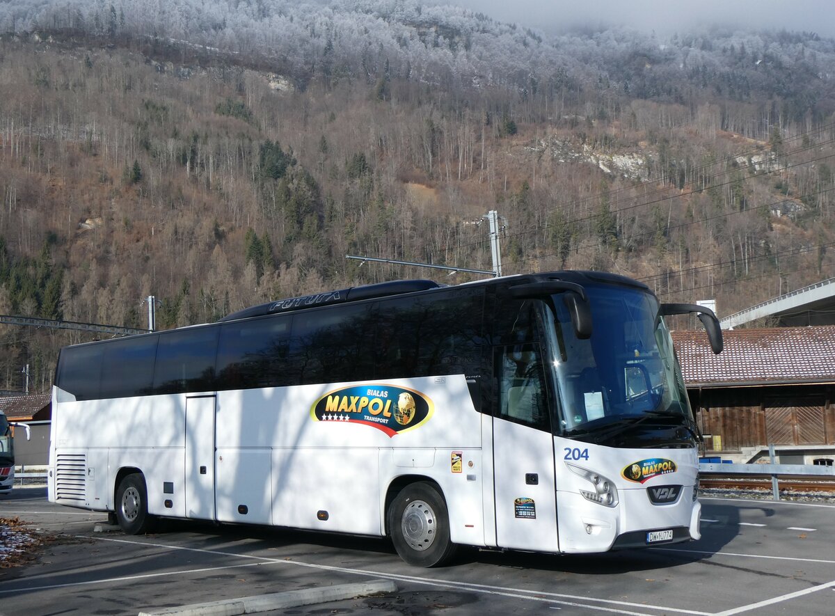 (258'654) - Aus Polen: Maxpol, Walbrzych - Nr. 204/DW 1U774 - VDL am 12. Januar 2024 beim Bahnhof Interlaken Ost